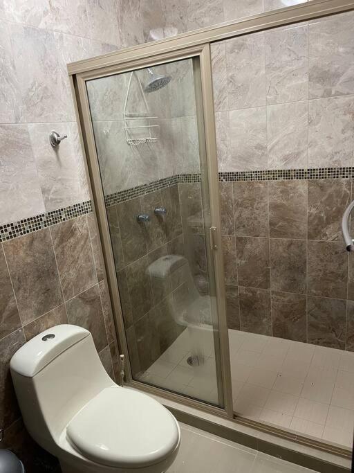 Casa Con Alberca En Excelente Ubicacion, Para Grupos Grandes De Personas Villa