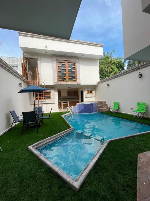 Casa Con Alberca En Excelente Ubicacion, Para Grupos Grandes De Personas
