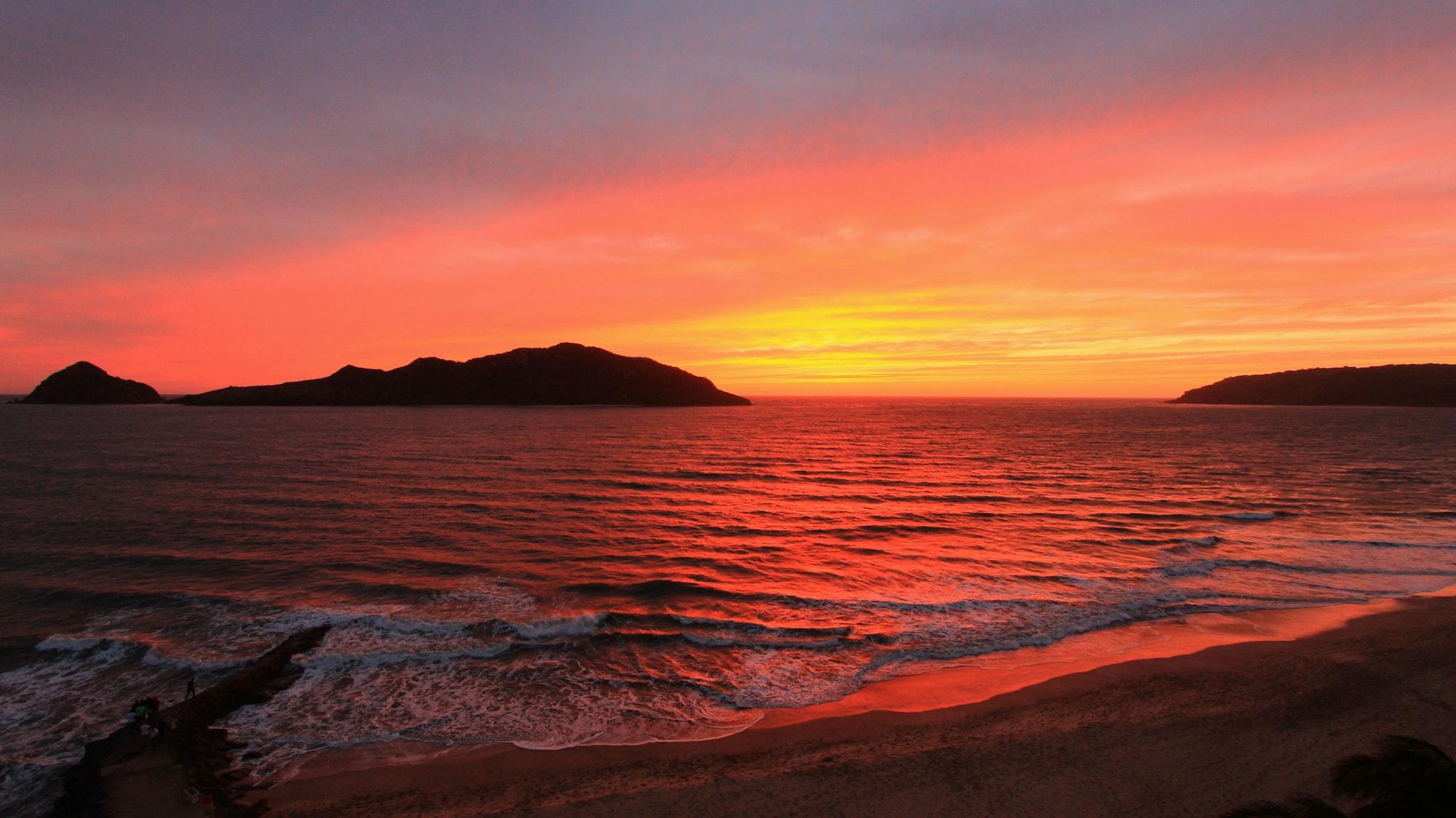 Flores Resort 3*