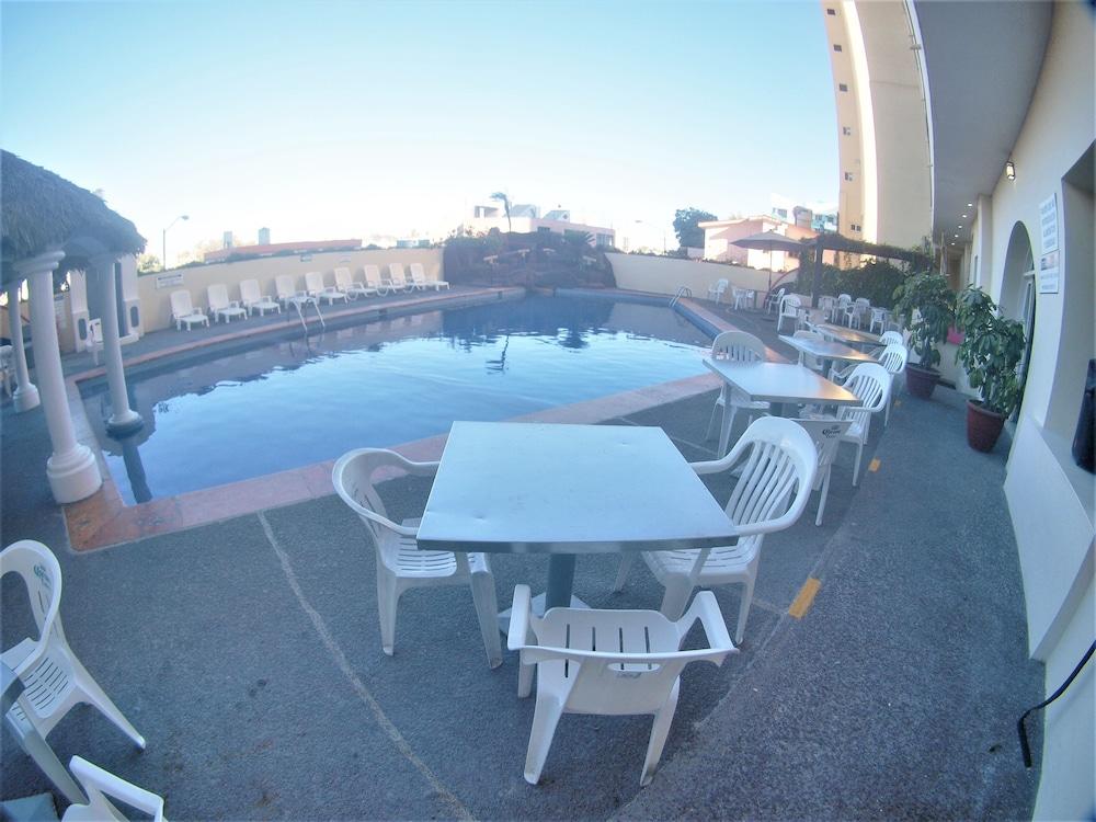 Hacienda Sea View 3*