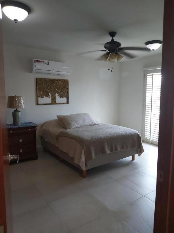 Amplio En Zona Residencial Bien Ubicada Cerca Del Mar Apartment