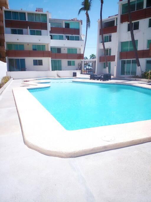Marina Del Sol - Beautiful 2 Bdrm Sleeps 8 -ocean Front *