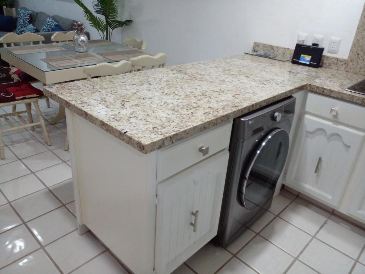 Apartment Marina Del Sol - Beautiful 2 Bdrm Sleeps 8 -ocean Front