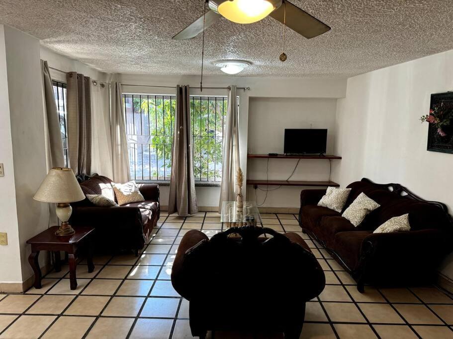 Casa Enfrente Del Mar Y Malecon! Holiday home Mazatlan
