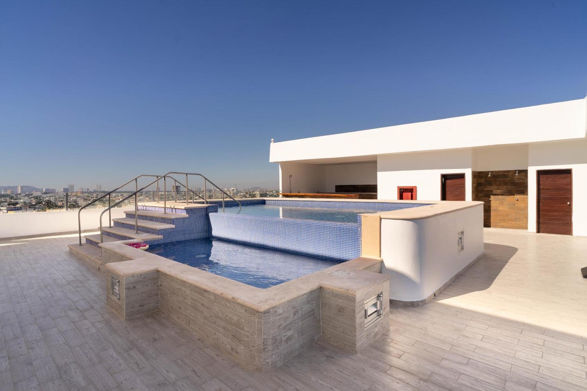 Pacific Blue Hotel 3*