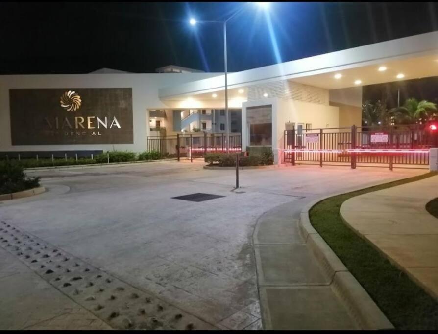 Apartamento Departamento Planta Baja, A 1 Minuto De La Playa. *