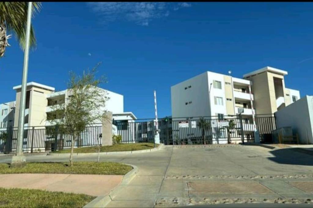 Departamento Planta Baja, A 1 Minuto De La Playa. Apartamento Mazatlán