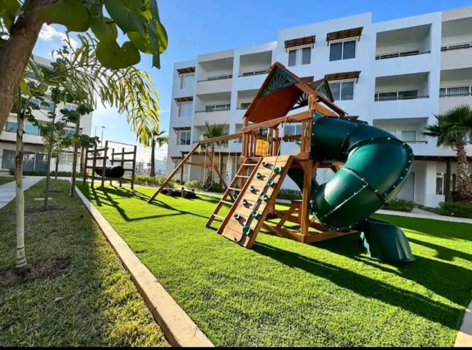 Departamento Planta Baja, A 1 Minuto De La Playa. Apartamento Mazatlán