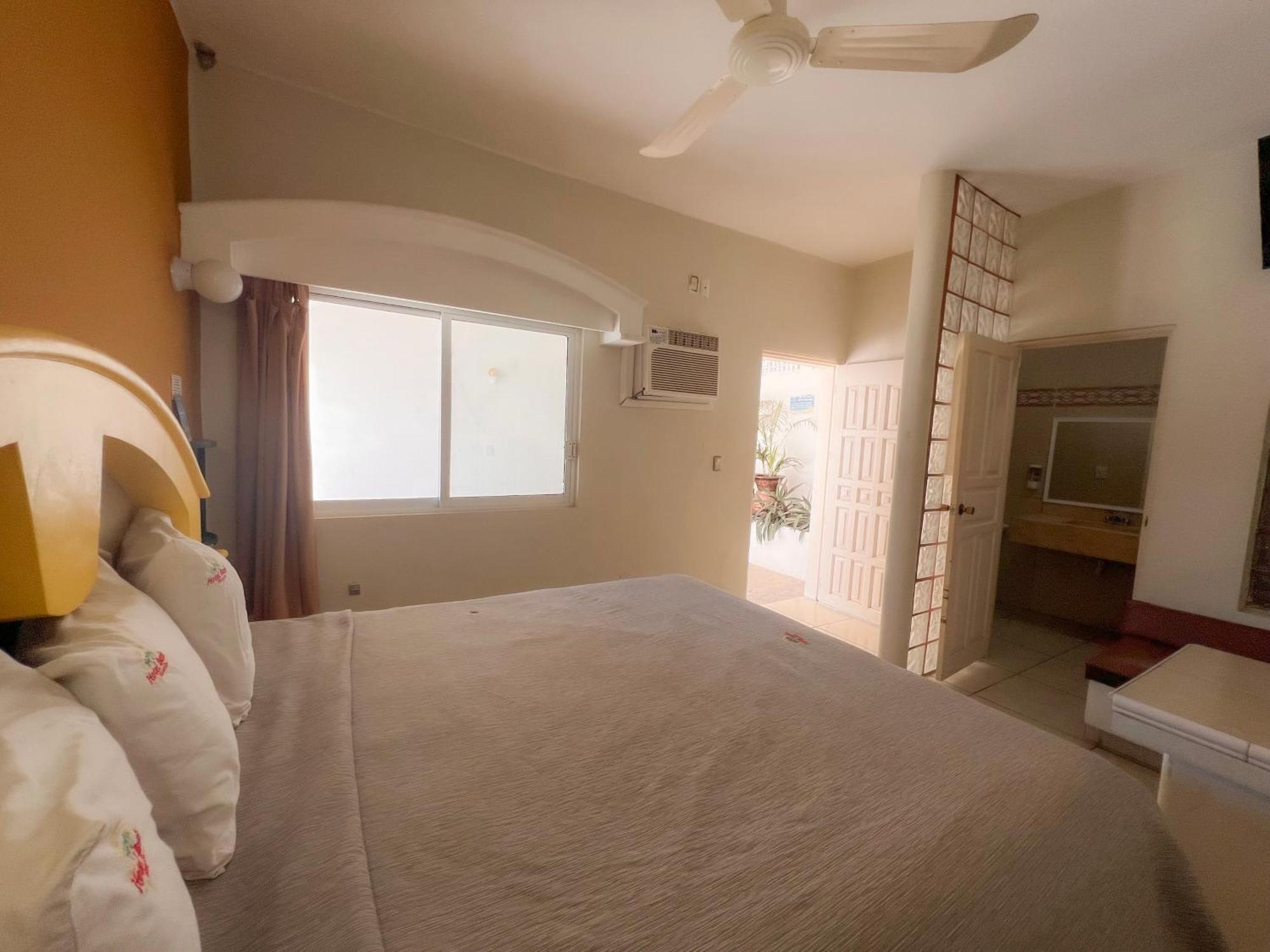 Oasis Hotel 3*