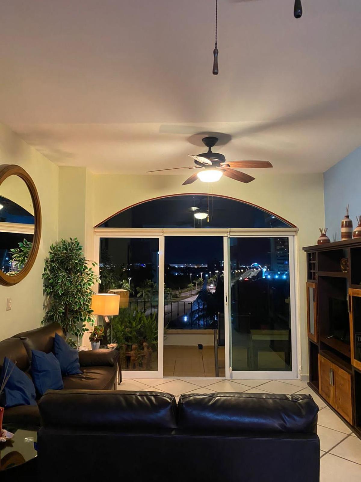 Ocean Front- Marina View- Tiara Sands Resort, Sleeps 4 Apartamento