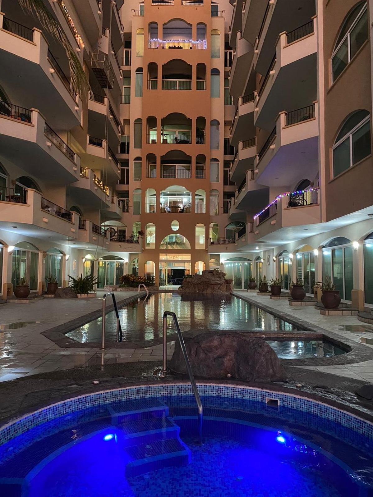 Ocean Front- Marina View- Tiara Sands Resort, Sleeps 4 Mazatlán