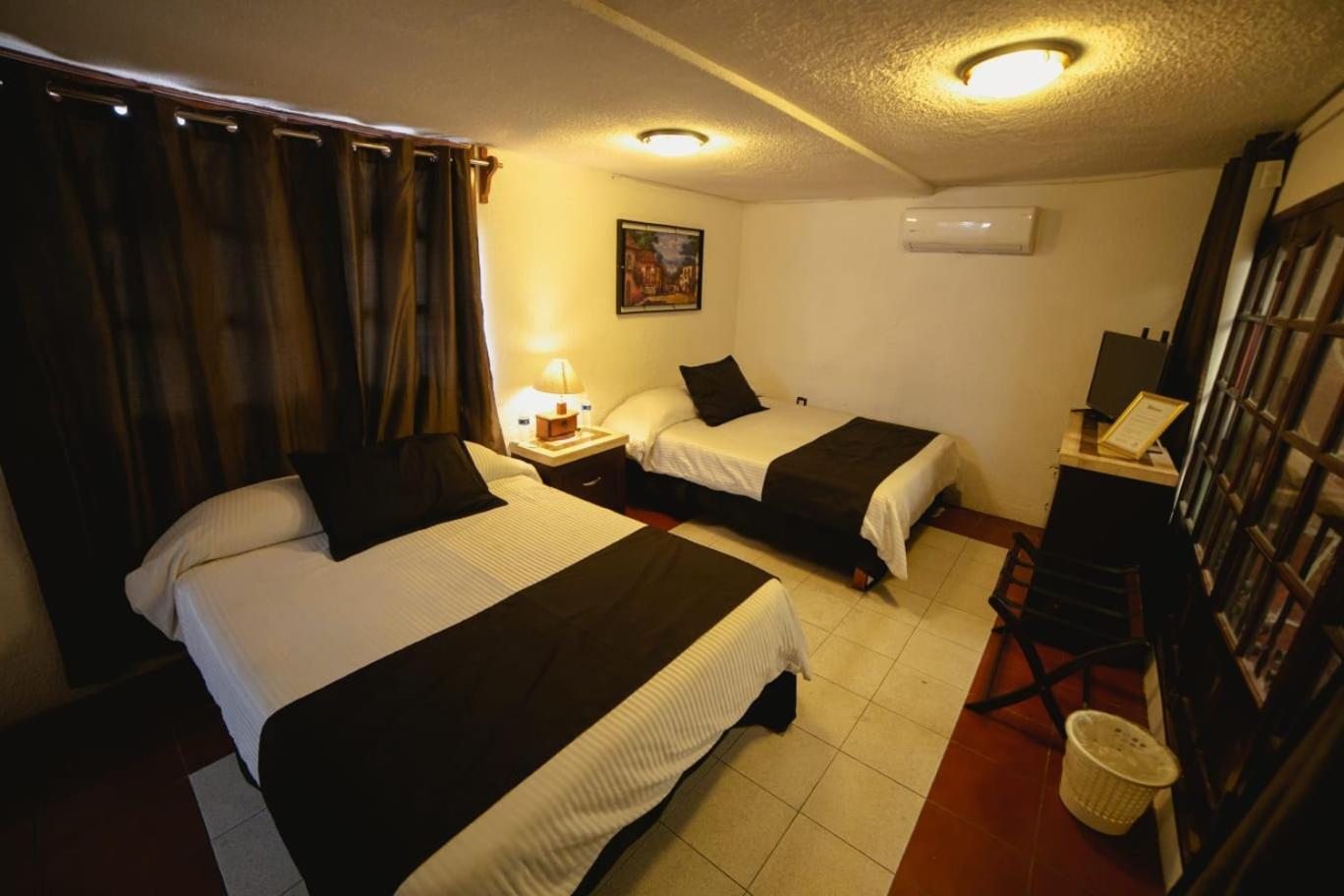 Hill House - Bed & Breakfast Mazatlan