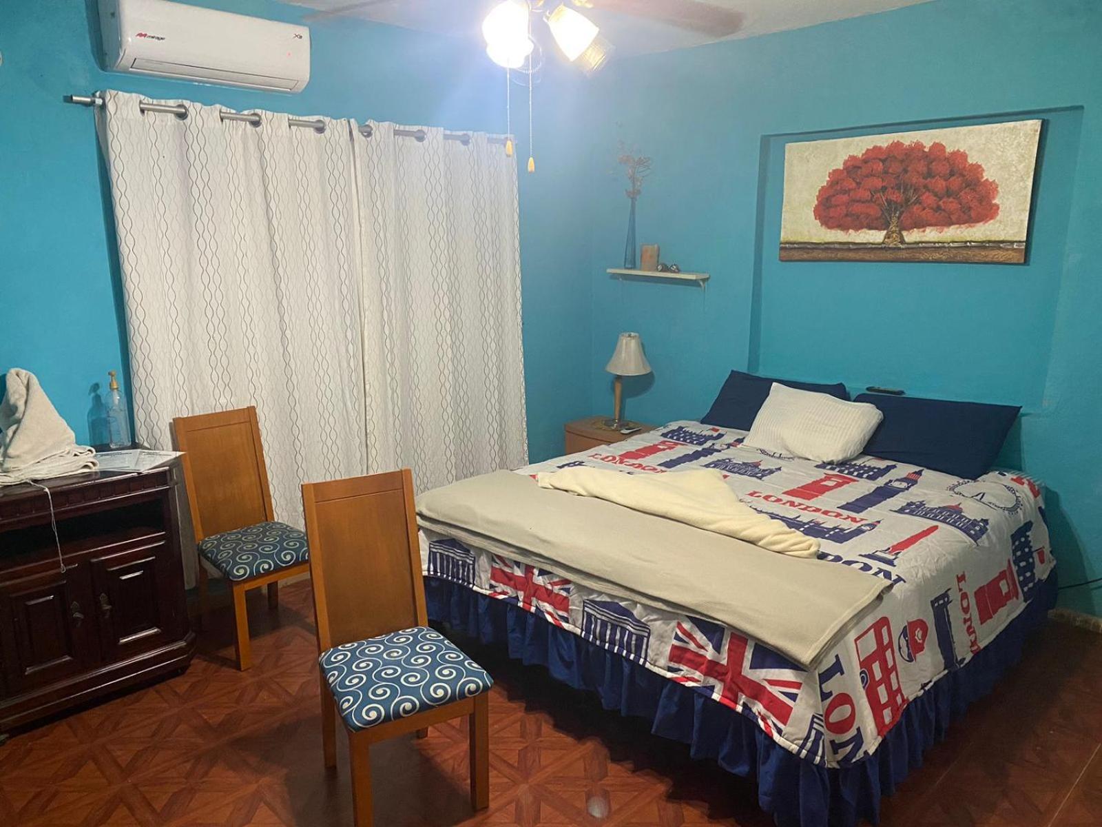 A Media Cuadra De La Playa. Homestay Mazatlan
