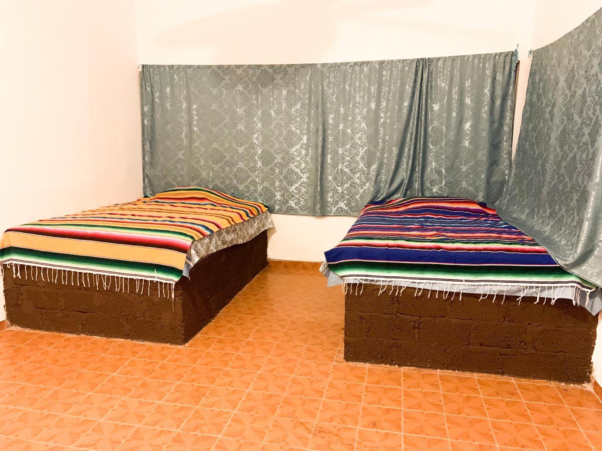 Hostal Roca Guest house *