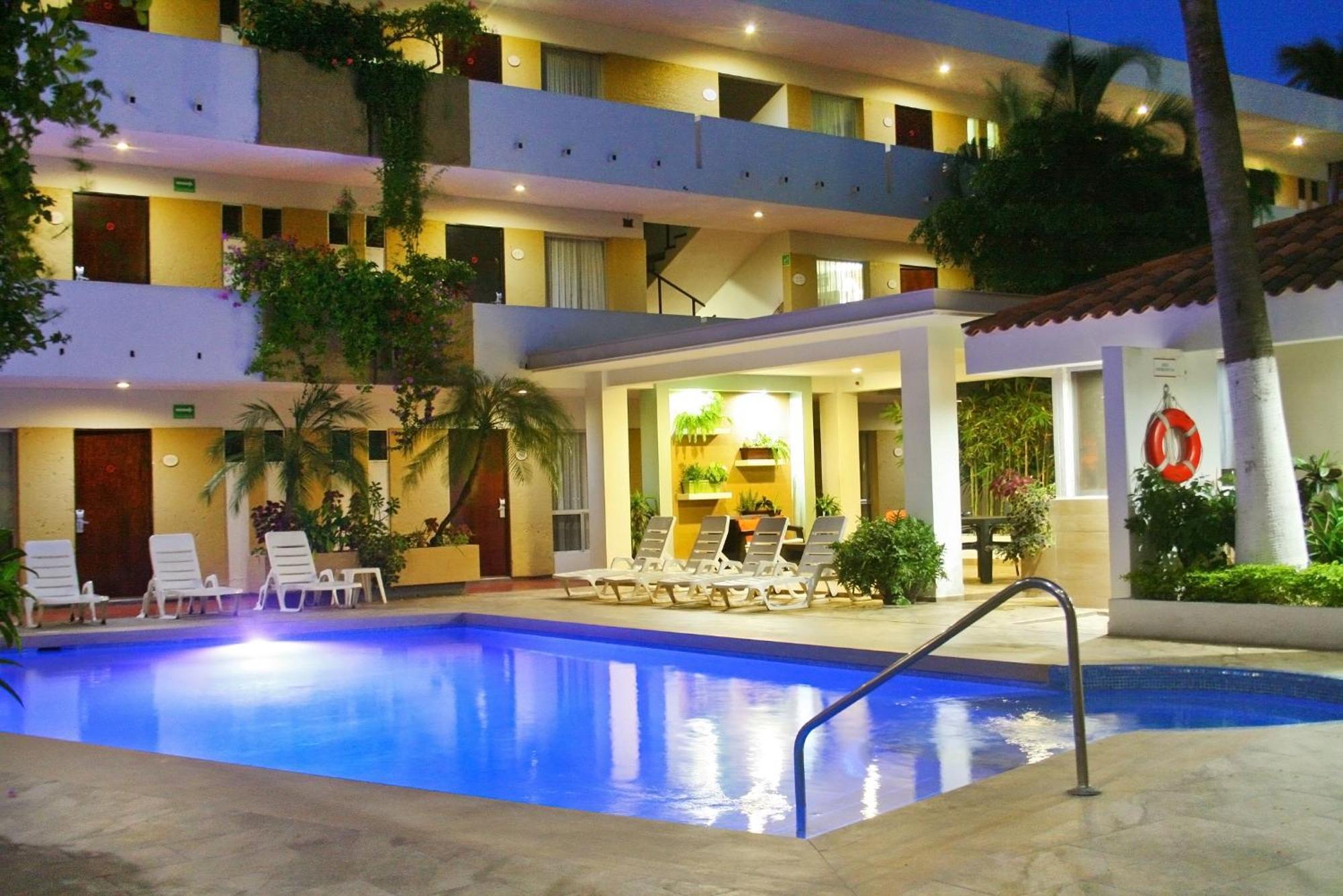 Azteca Hotel 3*