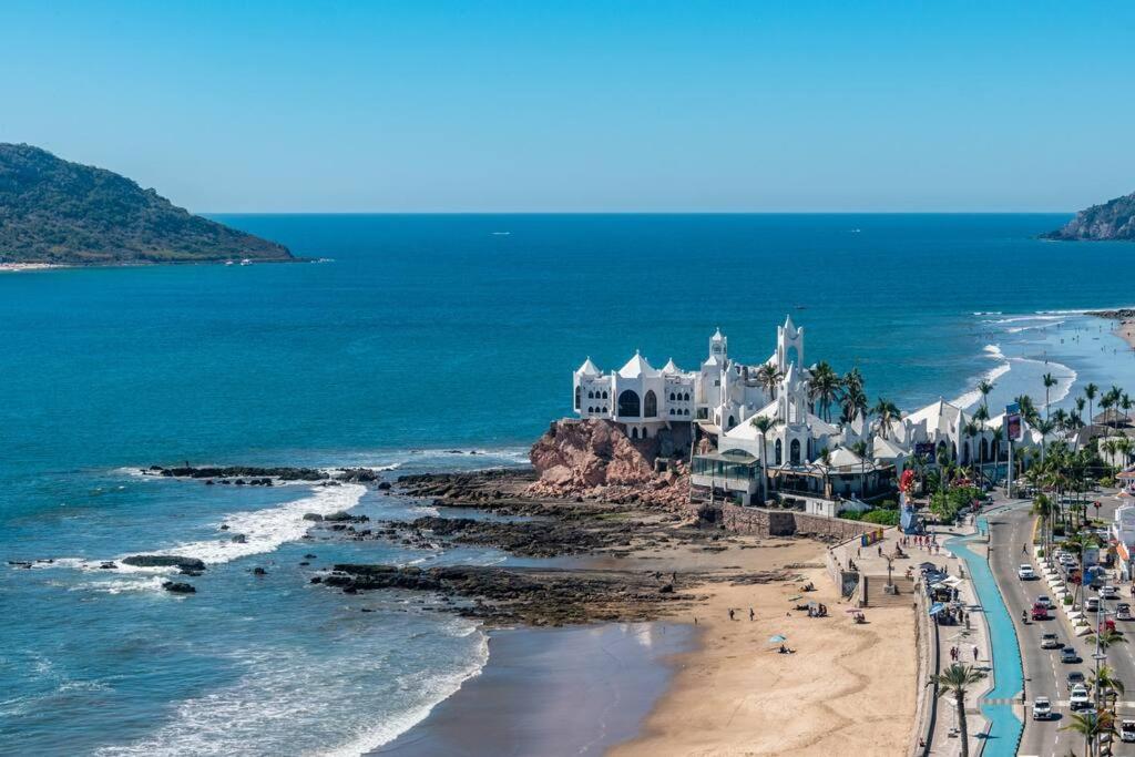 Vista Espectacular En Depa Sobre Malecon * Mazatlan