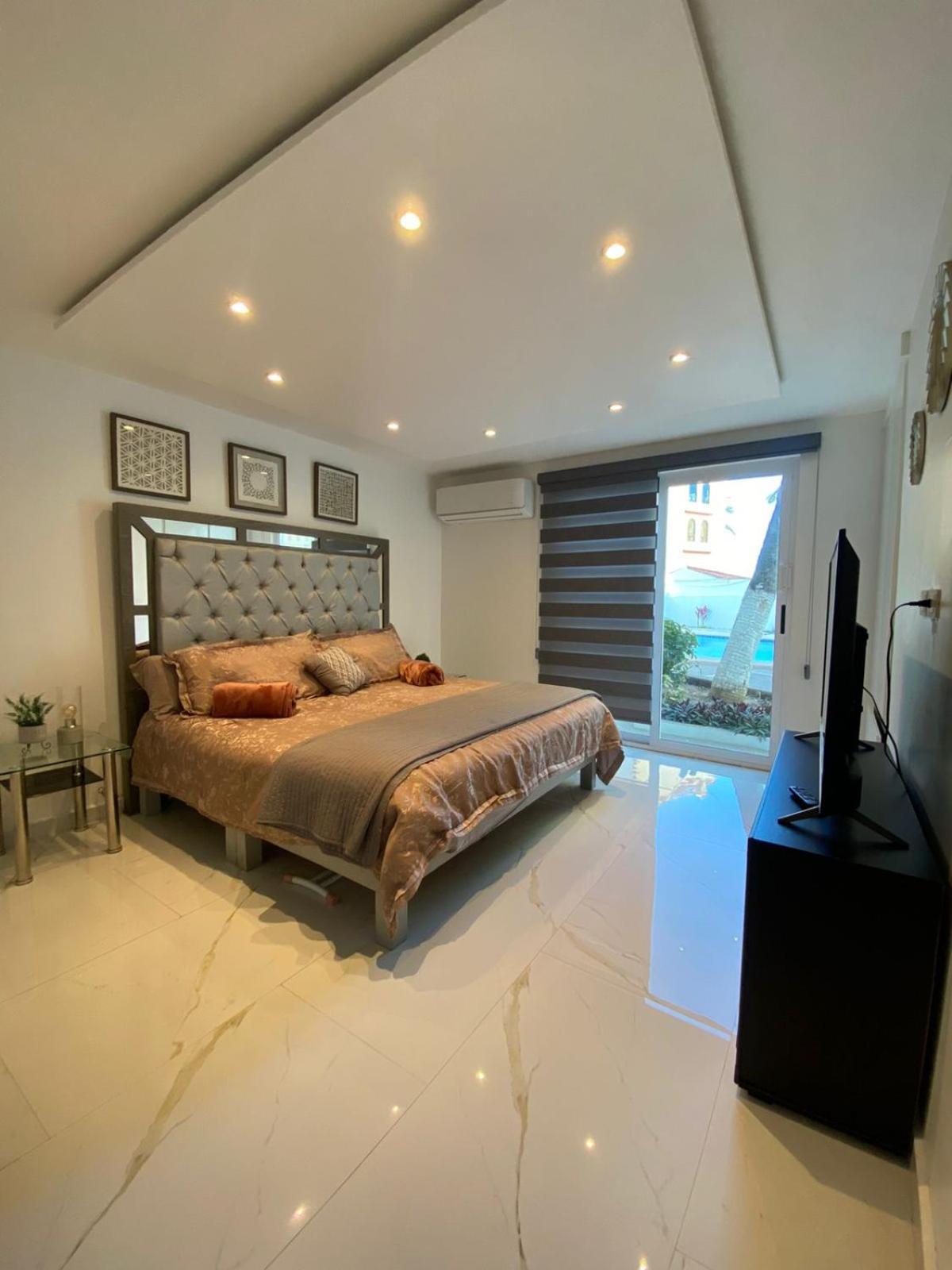 Marina Del Sol - Beautiful 2 Bdrm Sleeps 8 -ocean Front Apartment *