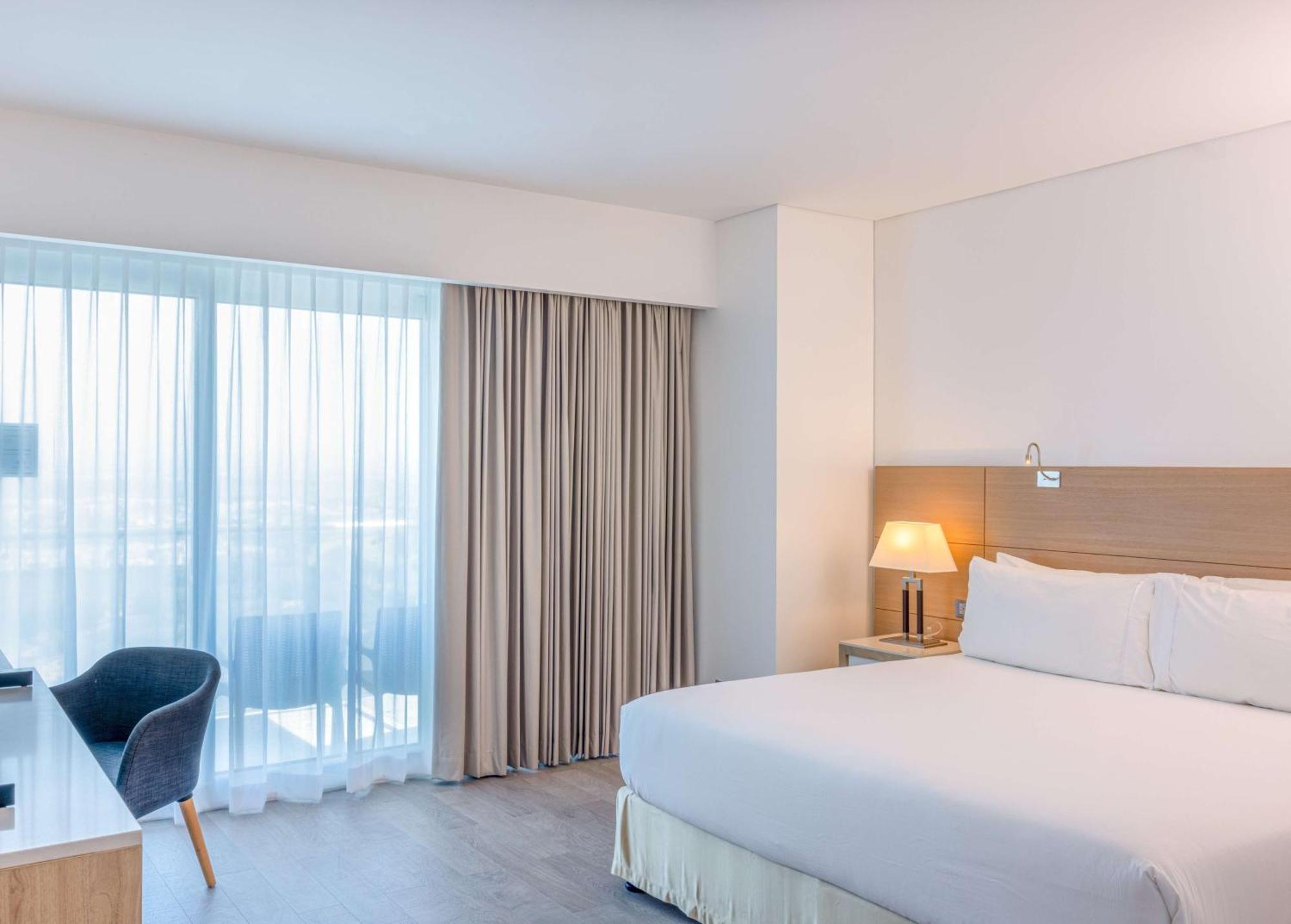 Doubletree By Hilton Mazatlan, Sin