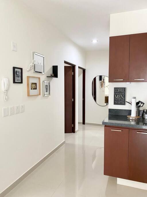 Great & Modern!, Pool, 5 Min Walk To The Beach! Apartment