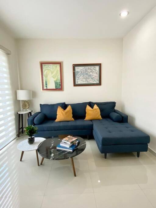 Great & Modern!, Pool, 5 Min Walk To The Beach! Apartment *