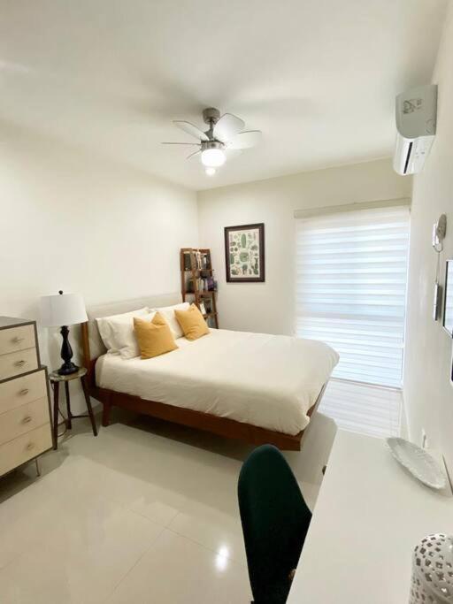 Apartment Great & Modern!, Pool, 5 Min Walk To The Beach!
