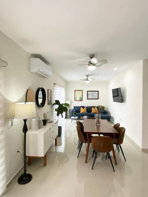 Great & Modern!, Pool, 5 Min Walk To The Beach! Mazatlan
