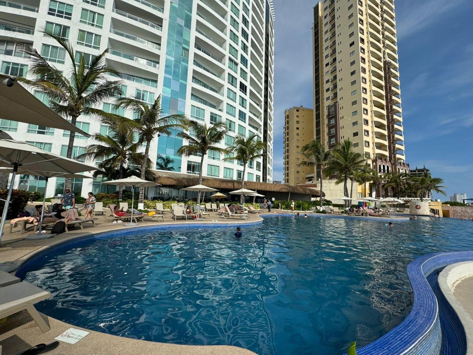Crown Park Royal Apartamento