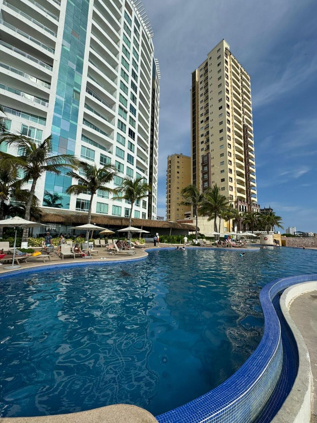 Crown Park Royal * Mazatlán