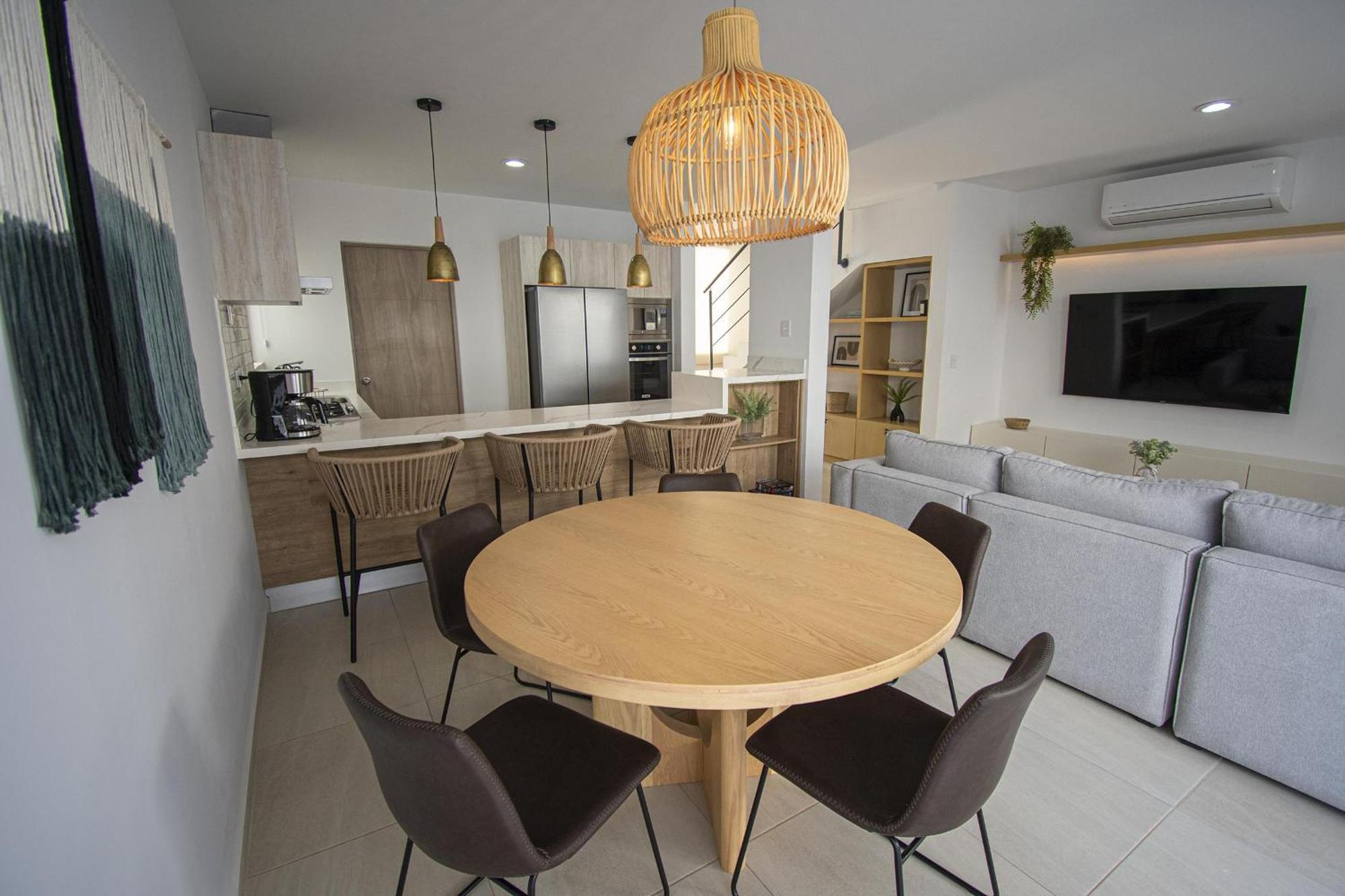 Make Memories At Almarena Residential 1567 *