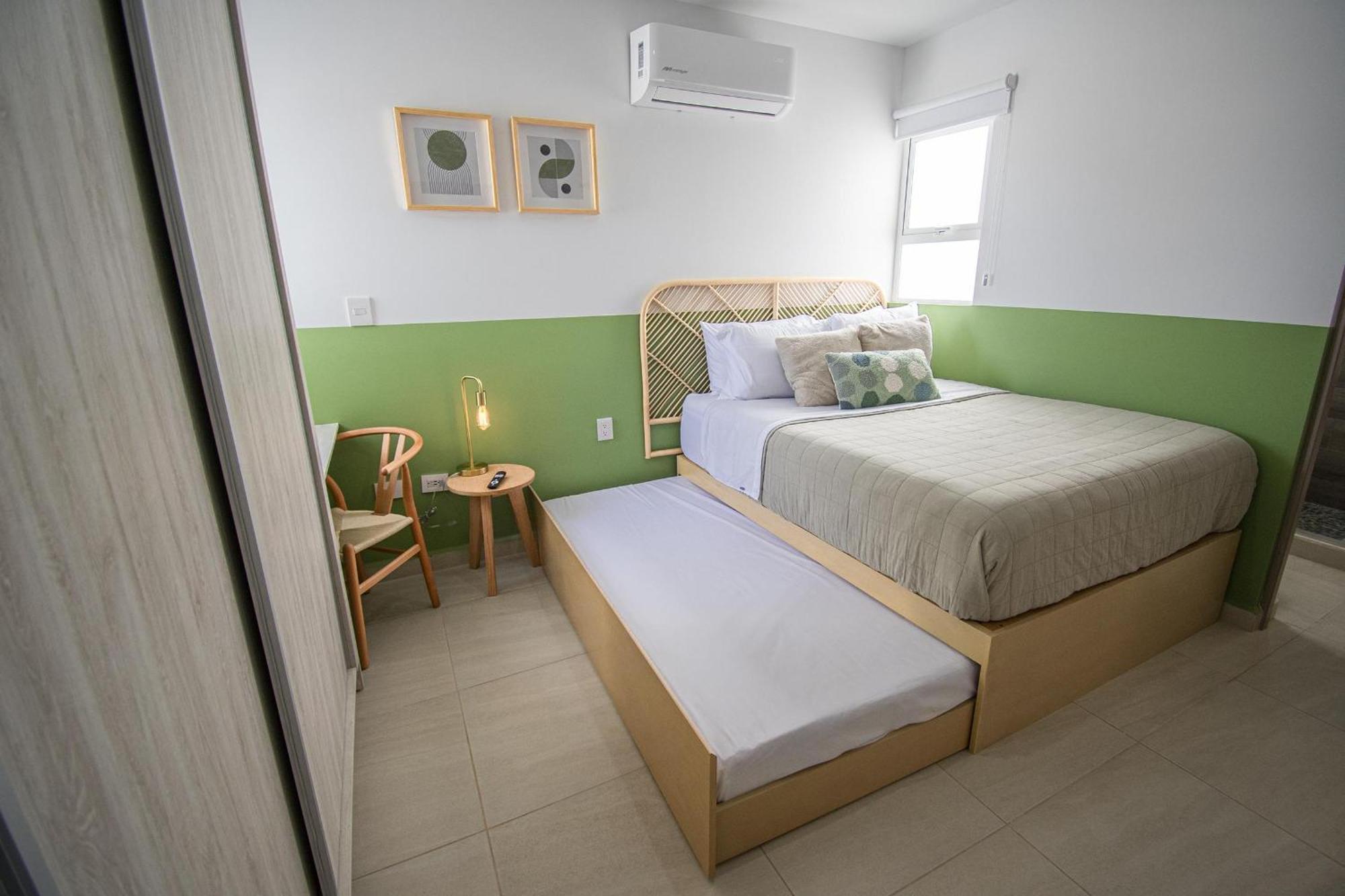 Make Memories At Almarena Residential 1567 *