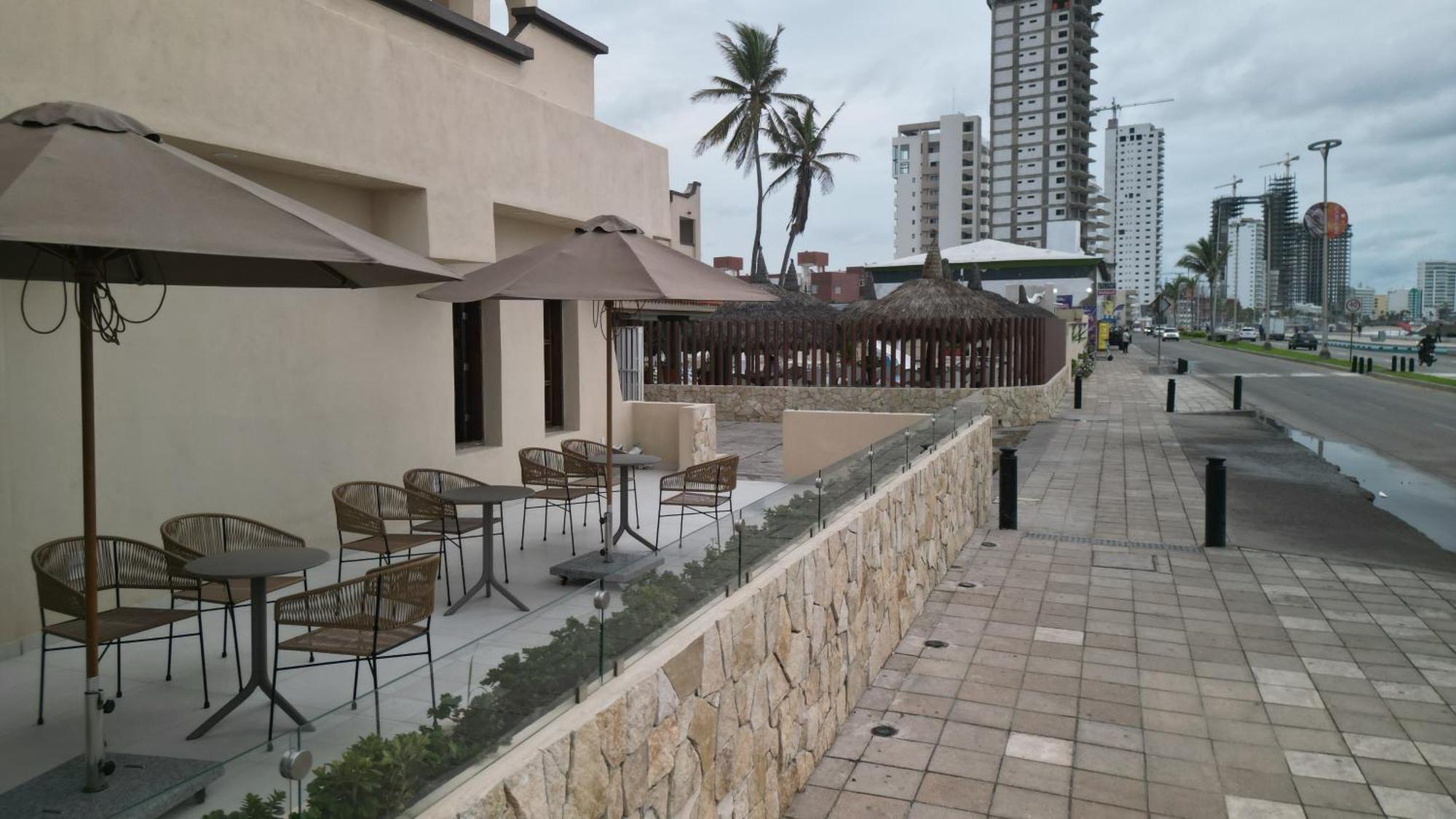 Hotel Sands Arenas