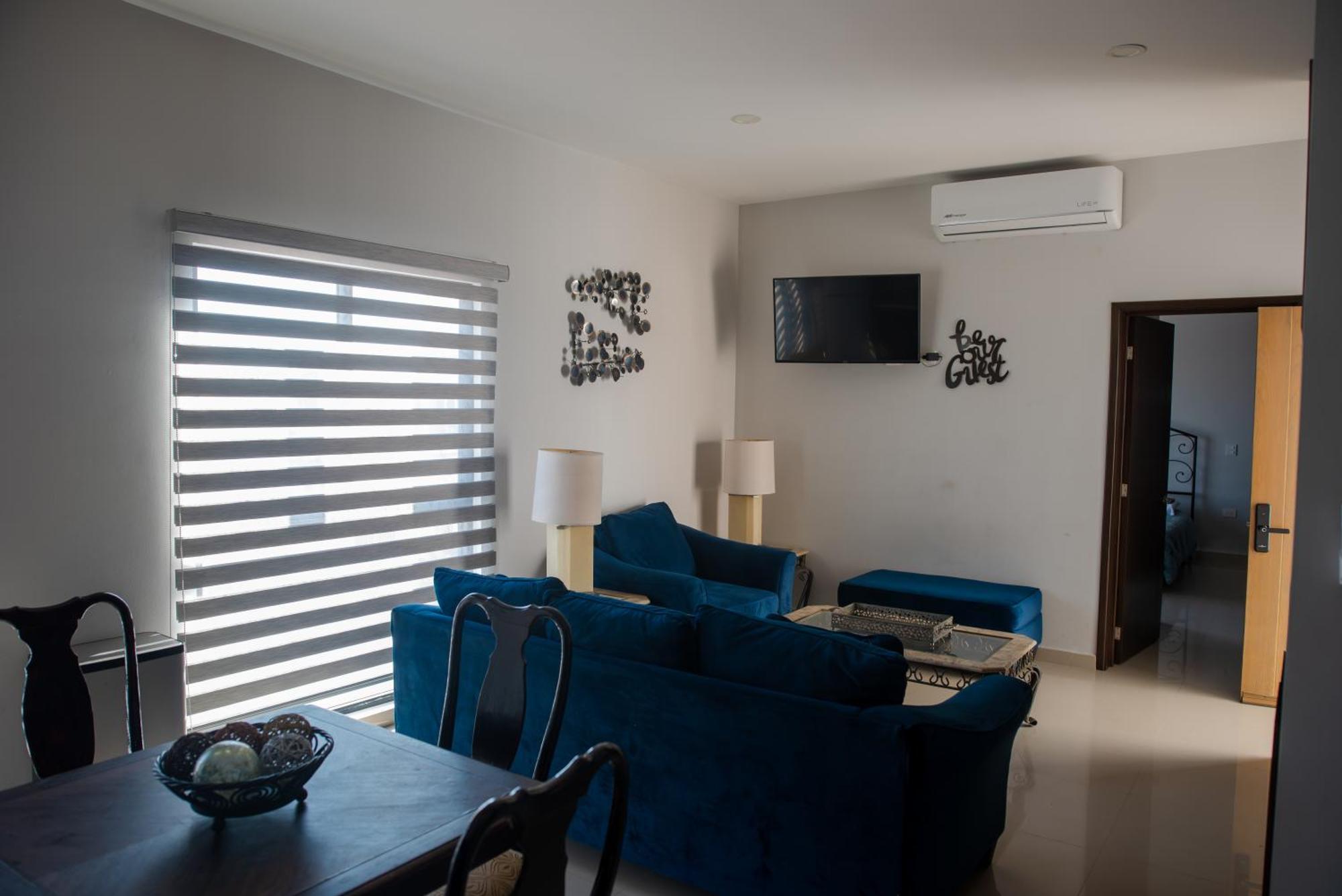 2br/2ba 1 Block To Ocean! - Unit 7 Apartamento Mazatlán