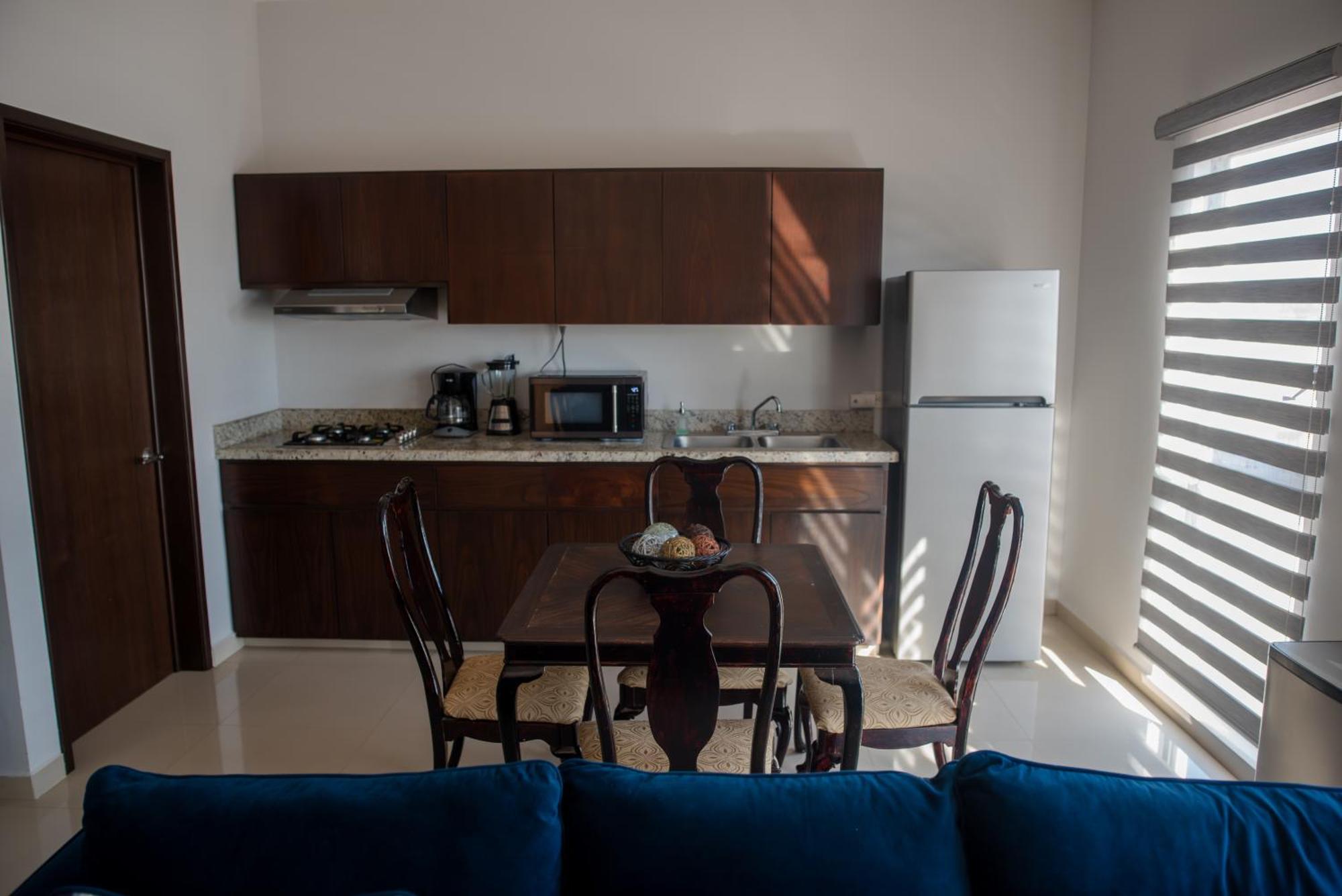 2br/2ba 1 Block To Ocean! - Unit 7 * Mazatlán