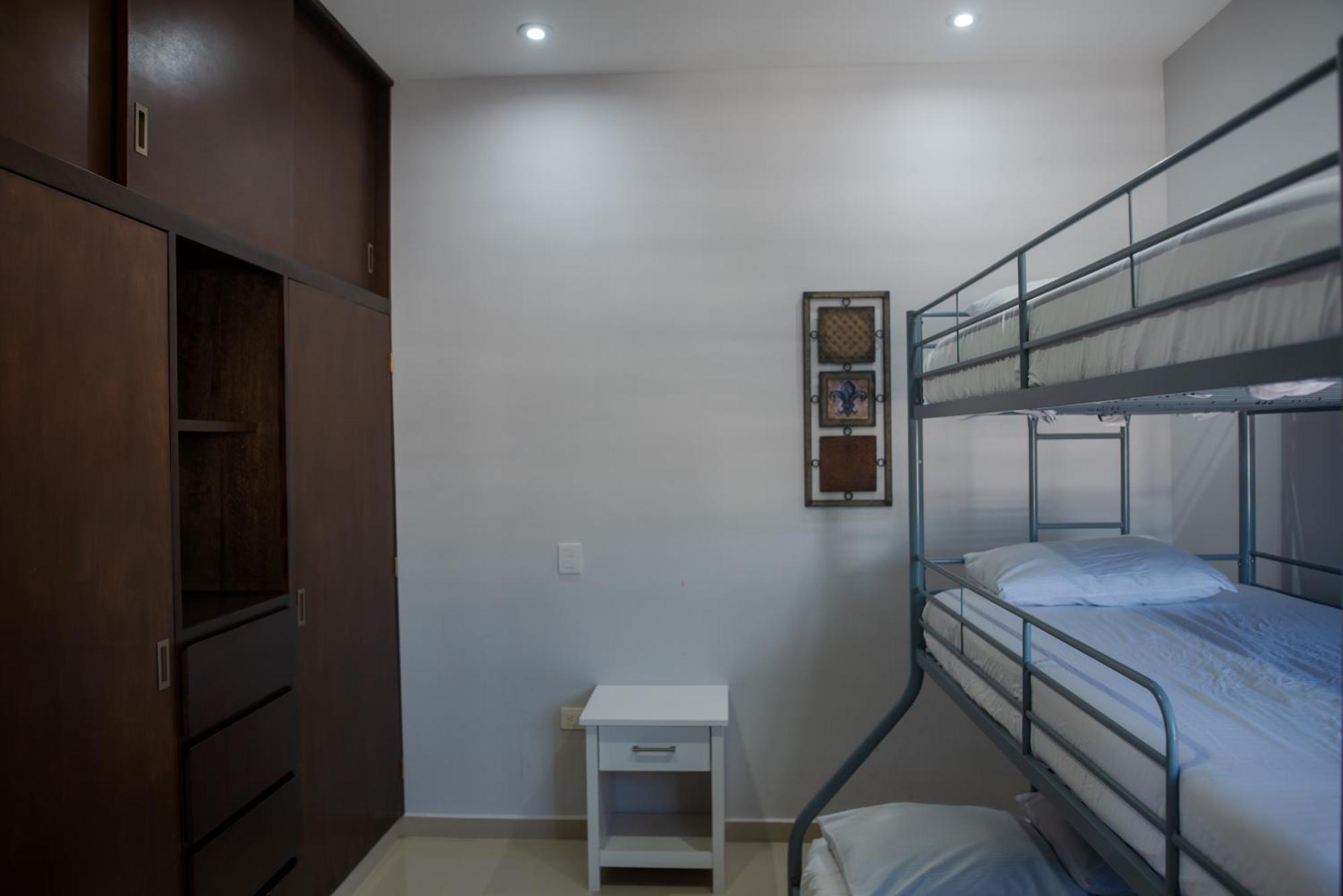 2br/2ba 1 Block To Ocean! - Unit 7