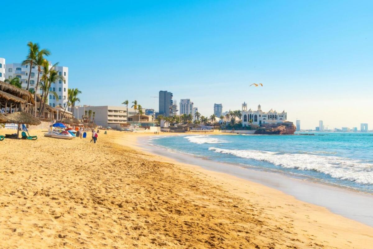 Condesa 10 To 100 Steps To The * Mazatlan