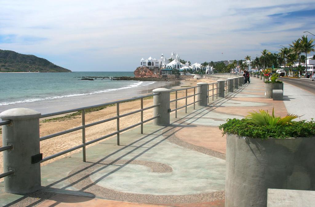 Flores Resort 3*