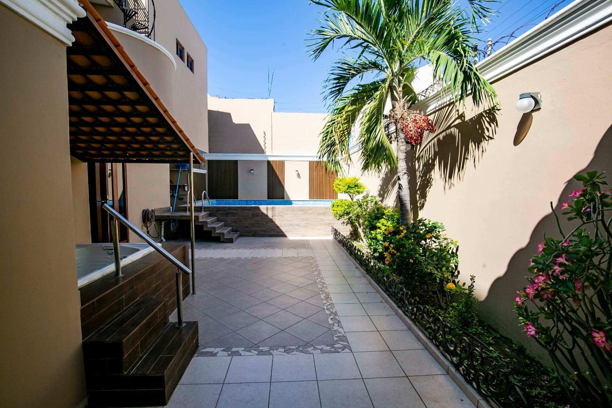 Pool & Jacuzzi 4 Br Сasa de vacaciones
