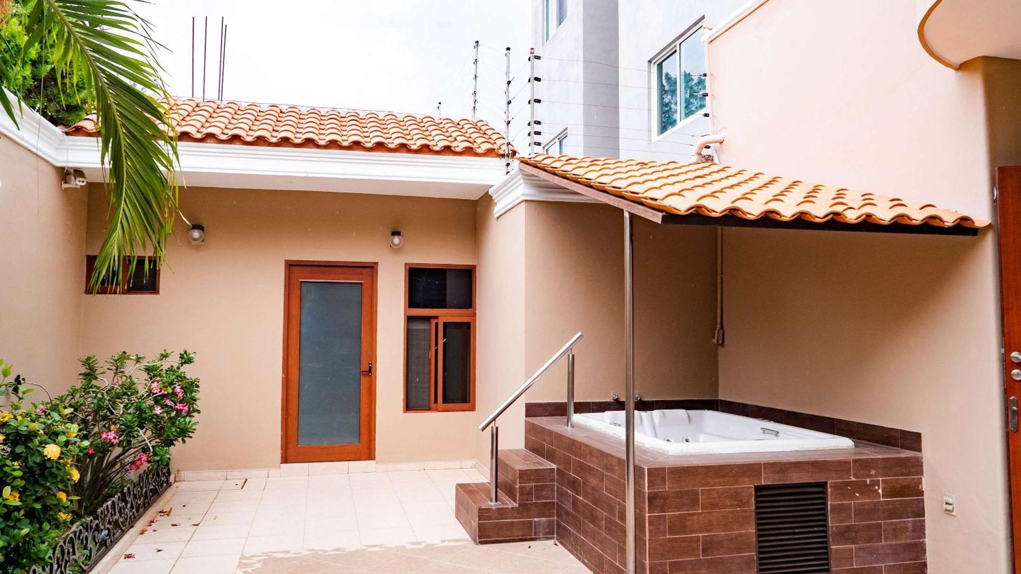 Pool & Jacuzzi 4 Br Сasa de vacaciones