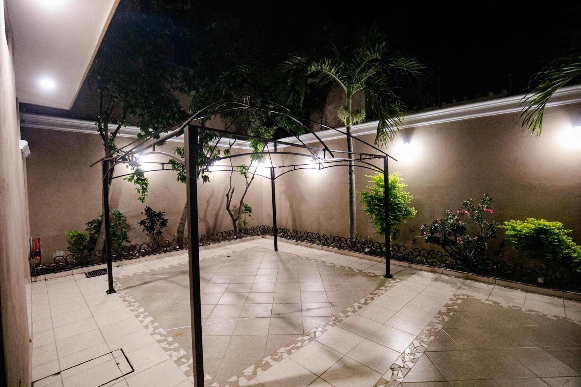 Pool & Jacuzzi 4 Br Сasa de vacaciones