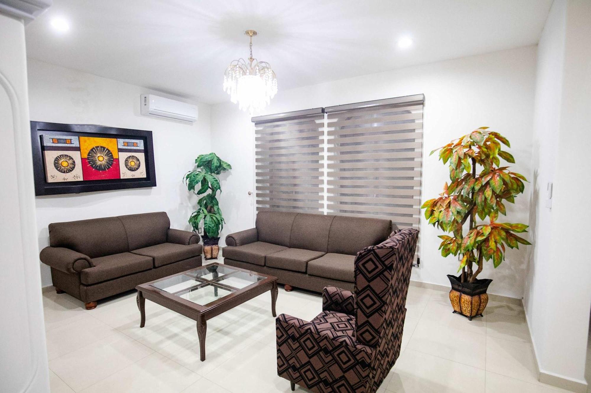 Pool & Jacuzzi 4 Br Сasa de vacaciones