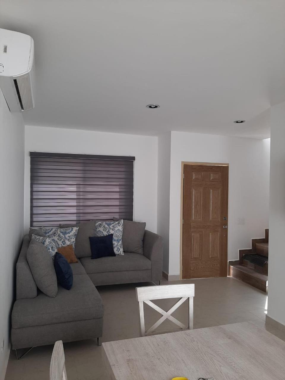 Casa En A 3 Mins De La Playa Goti 1871 *