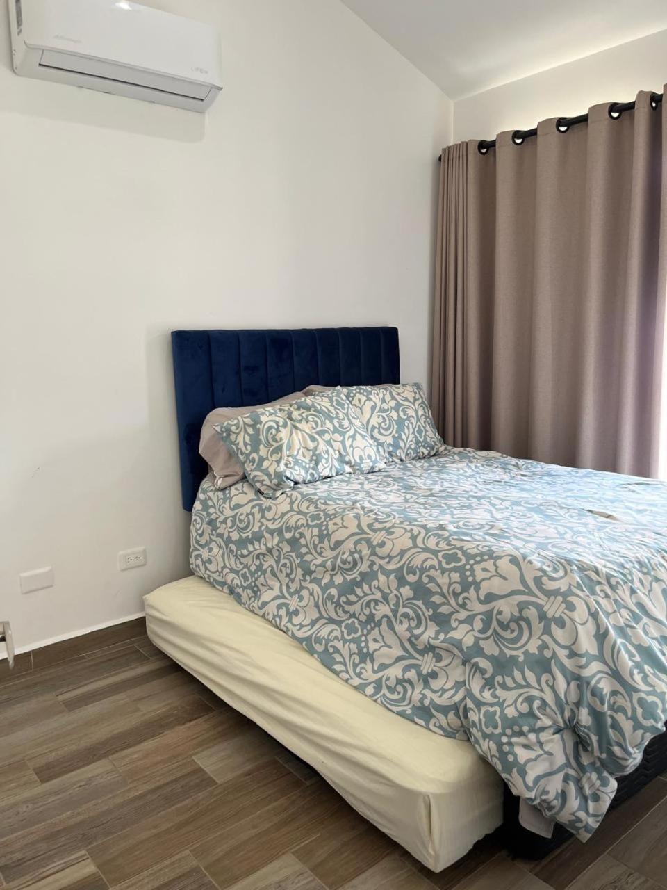 Casa En A 3 Mins De La Playa Goti 1871 *