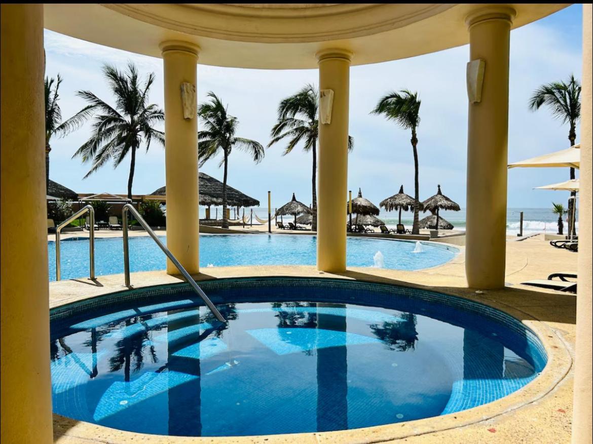 A Pie De Playa Con Alberca Jacuzzi Vista Al Mar *