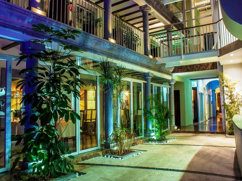 The Jonathon Boutique Hotel