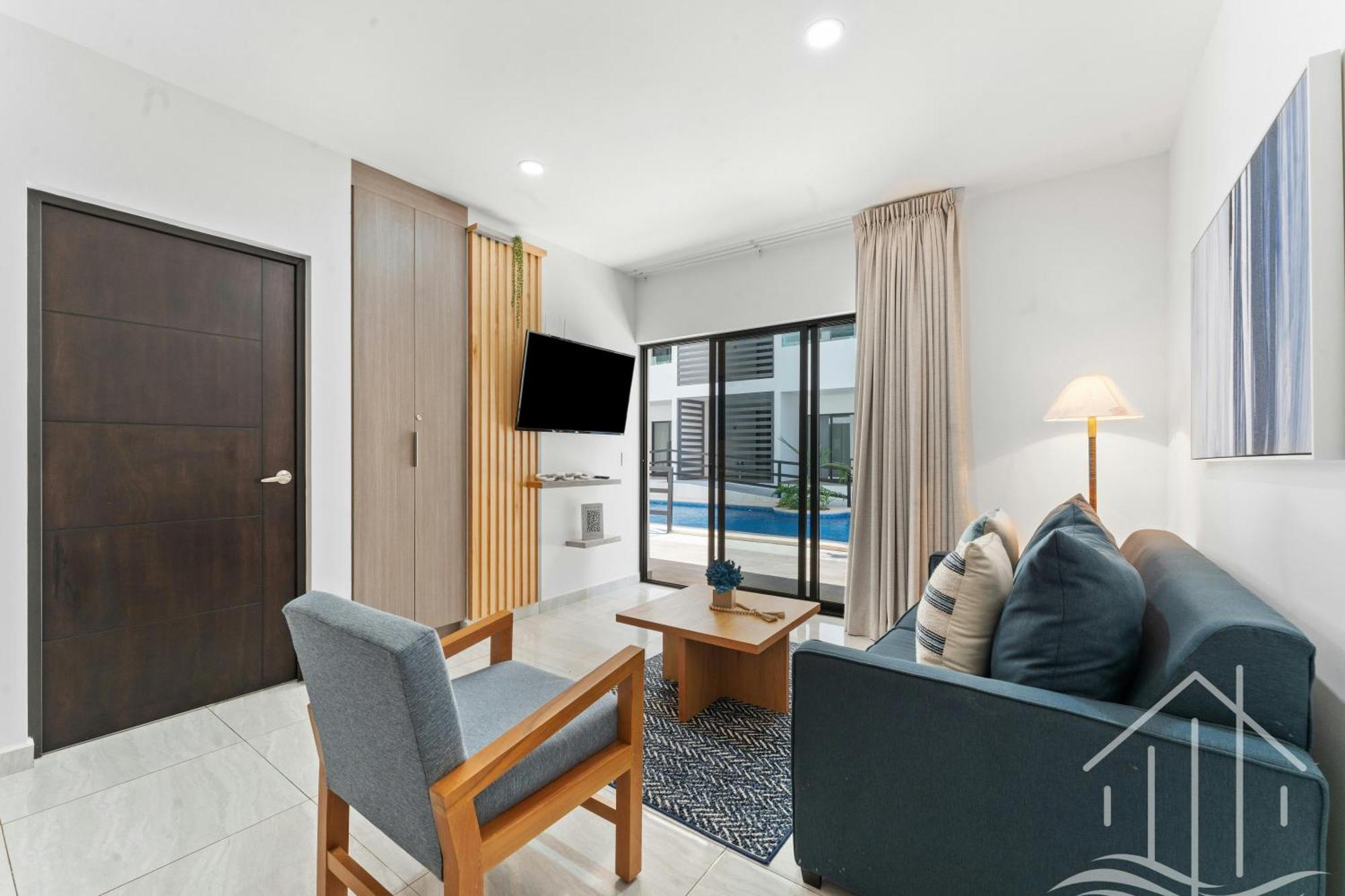Promo!-queen Beds-near Beach-1st Floor-poolside-sleep 6 Apartment *