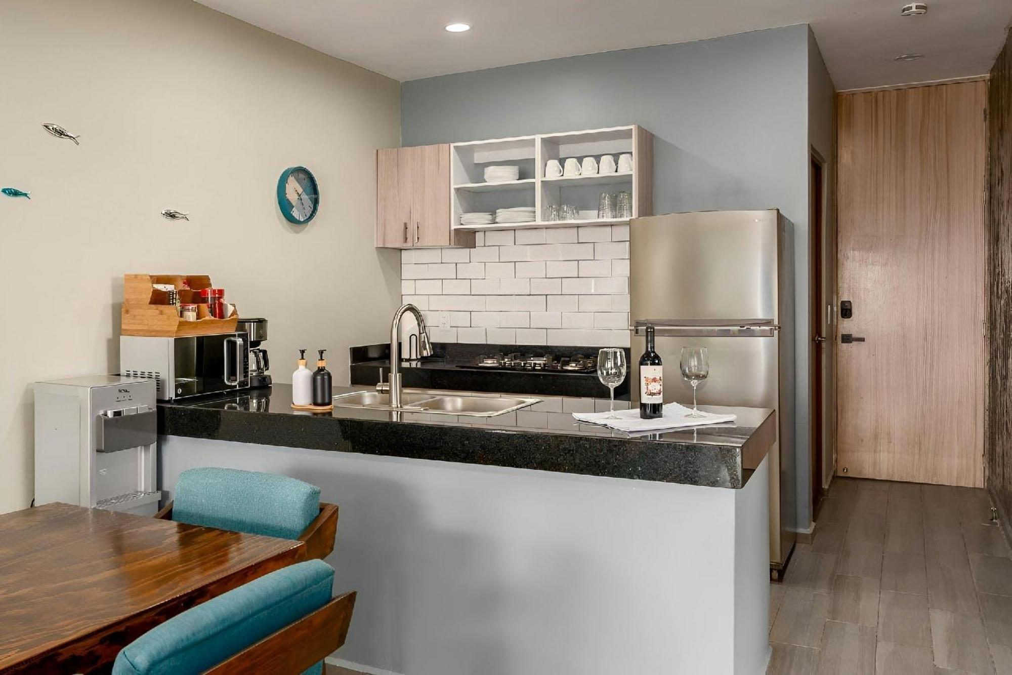 Luxe Modern-5 Star Area-walk 2 Beach-pool-bbq-view-king Bed * Mazatlán