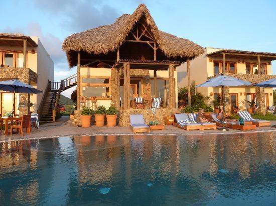 Cardon Adventure Hotel