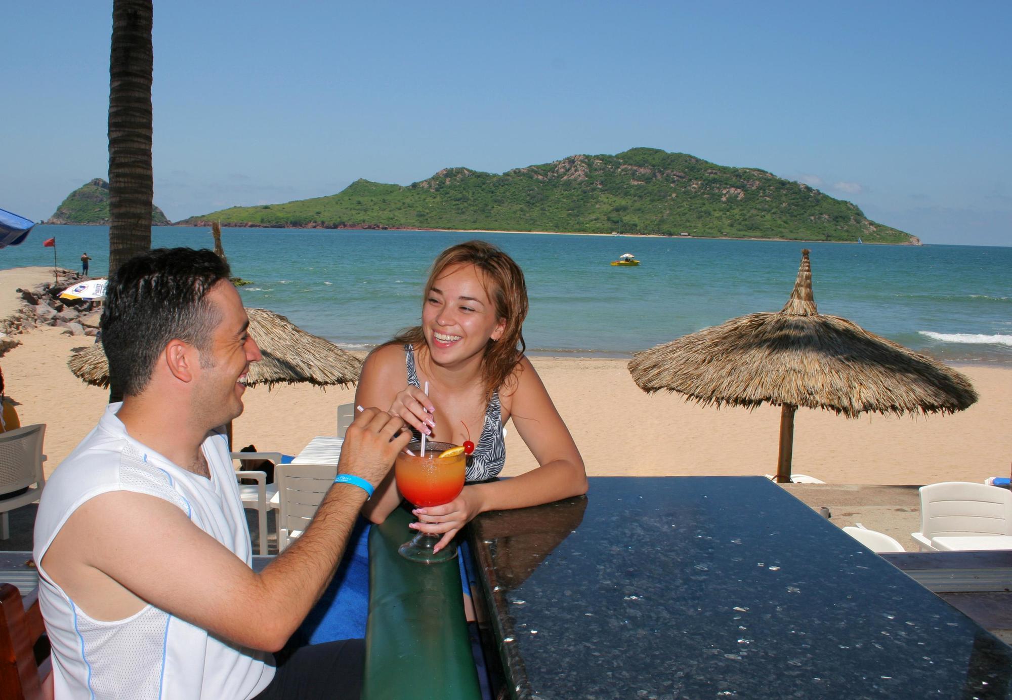 Resort Flores 3*