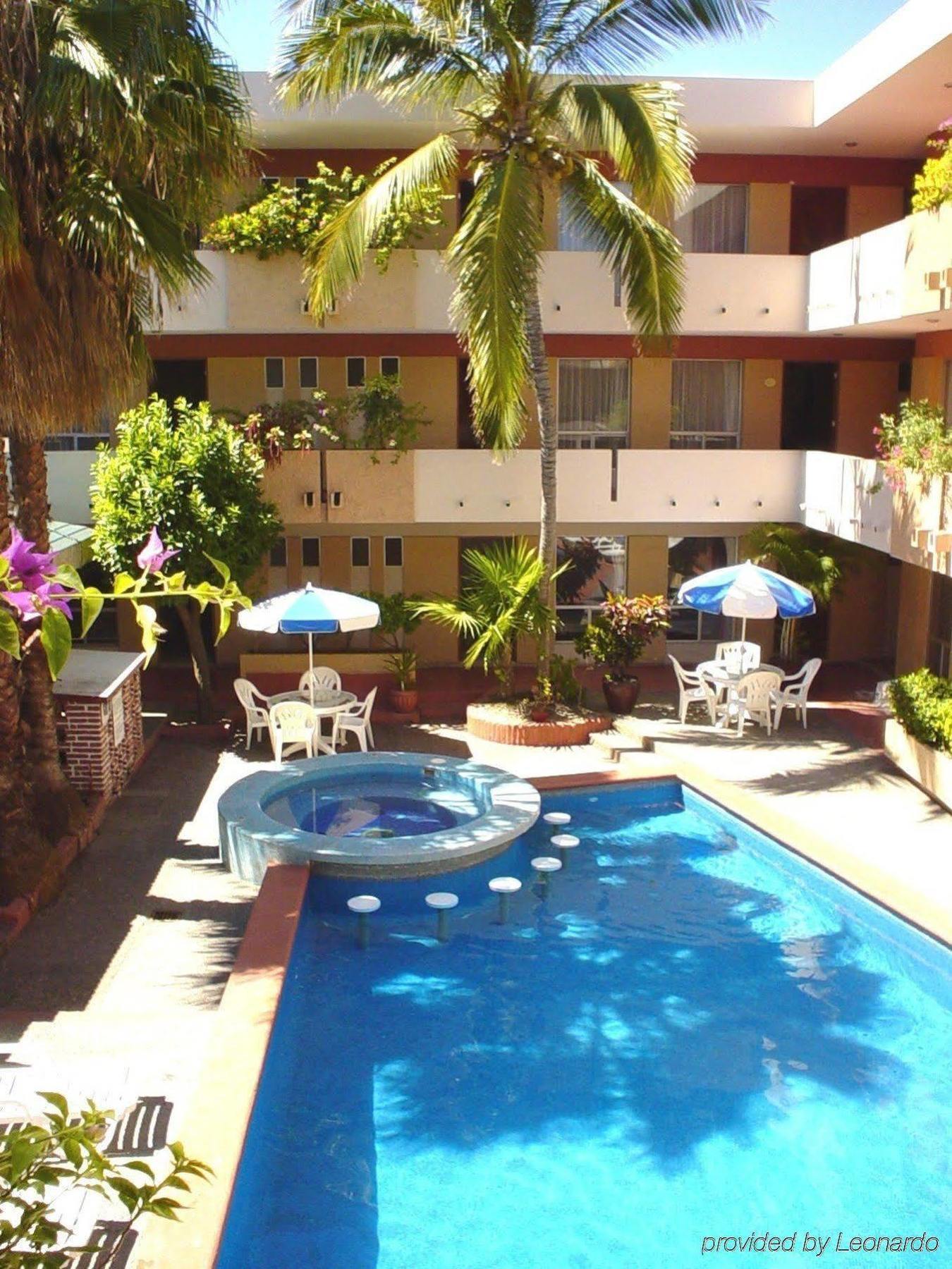 Hotel Azteca 3*