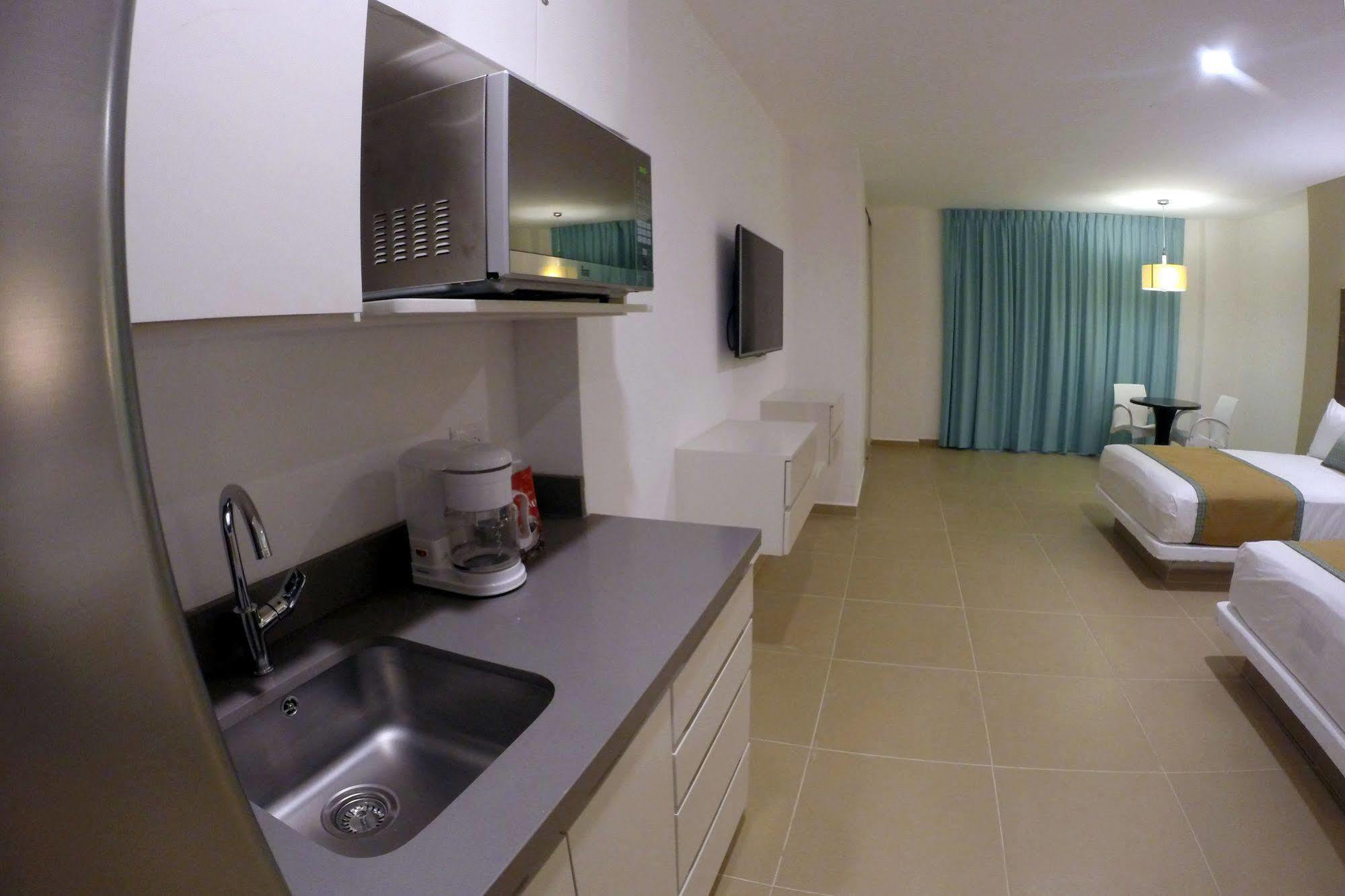 Pacific Palace Tower Hotel 4*